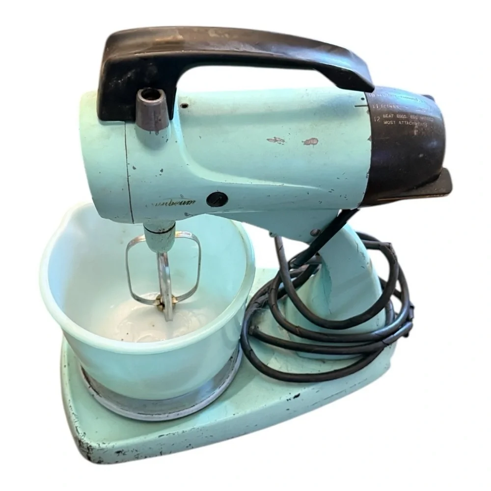Vintage MCM Turquoise Aqua Sunbeam Mixmaster Standup With Bowl & 1 Beater